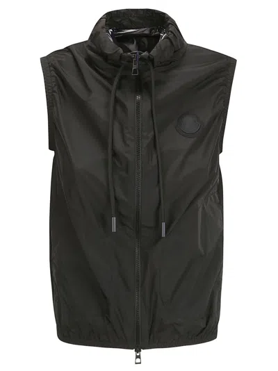 Moncler Logo Patch Care Gilet In Grey