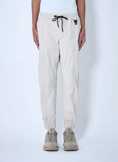 Moncler Logo Patch Cargo Pants In Beige