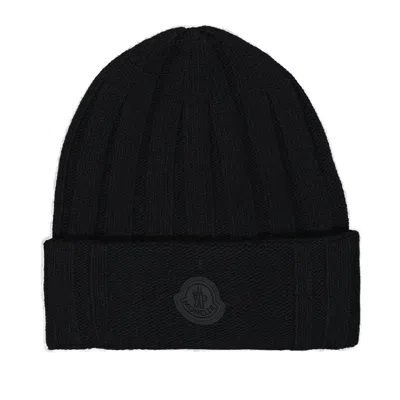 Moncler Men display picture 3