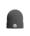 Moncler Logo Patch Knitted Beanie In Gray