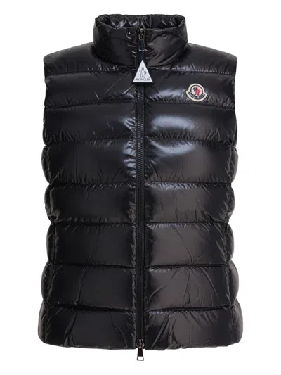 Moncler Logo-patch Quilted Gilet In Black
