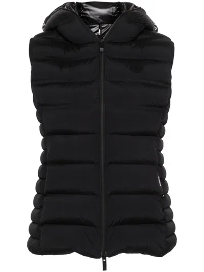 Moncler Logo-patch Quilted Gilet In Black