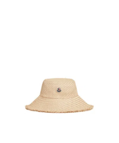 MONCLER MONCLER LOGO PATCH FRINGED INTERWOVEN HAT