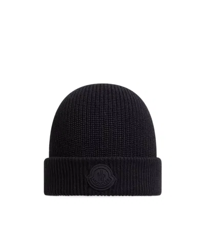 Moncler Logo-patch Ribbed Beanie In Black