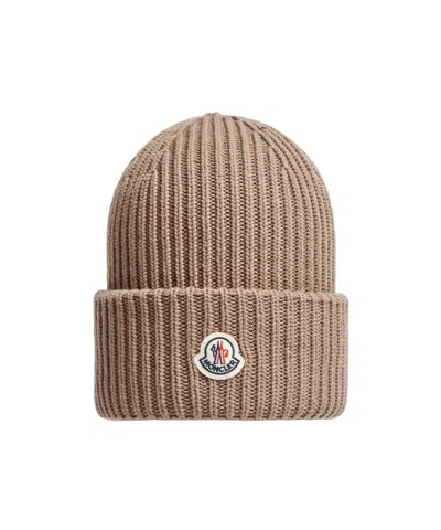 MONCLER MONCLER LOGO PATCH RIBBED BEANIE