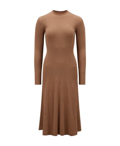 MONCLER MONCLER LOGO PATCH RIBBED DRESS