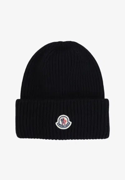 Moncler Logo Patch Ribbed Wool Beanie In Black