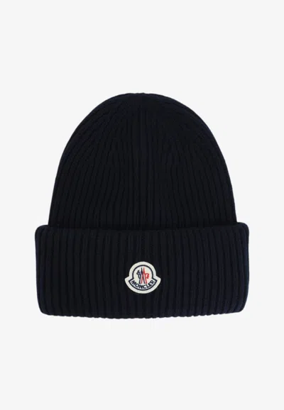 Moncler Logo Patch Ribbed Wool Beanie In Navy