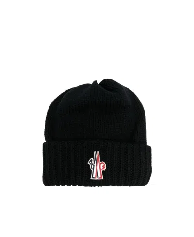 Moncler Logo Patch Woolen Cap In Black