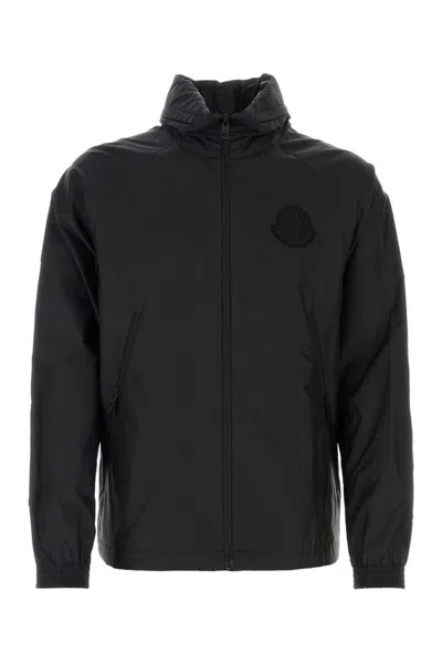 Moncler Logo Patch Zip-up Jacket In Black