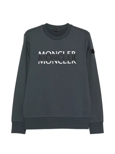 Moncler Classic Logo Crewneck Sweatshirt In Gray