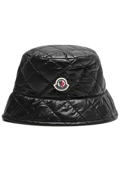 Moncler Logo Quilted Shell Bucket Hat In Black