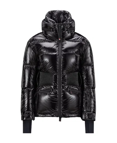 Moncler Logo Short Style Down Jacket In Black