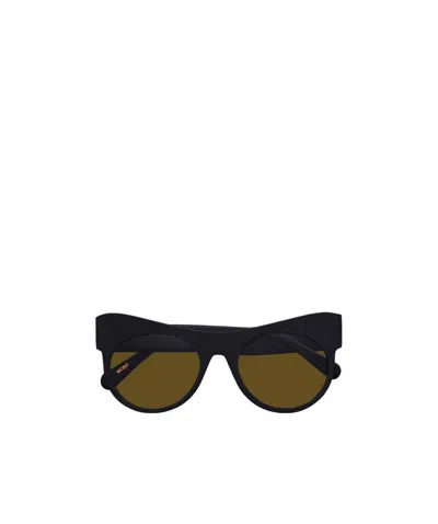 Moncler Logo Sunglasses In Black