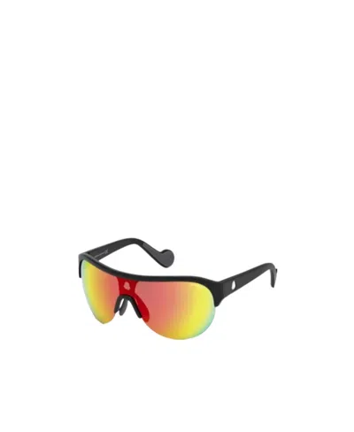 Moncler Logo Sunglasses In Black