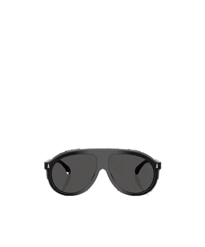 Moncler Logo Sunglasses In Black