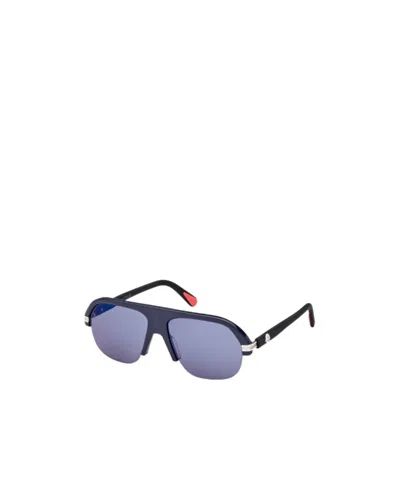 Moncler Logo Sunglasses In Blue