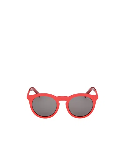 Moncler Logo Sunglasses In Gray