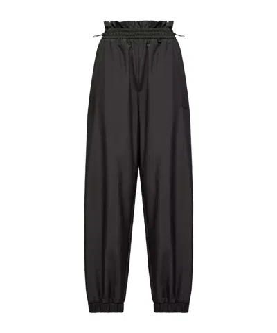 Moncler Logo Sweatpants In Black