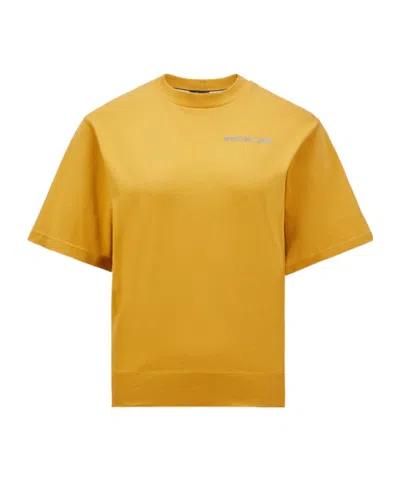 Moncler Logo T-shirt In Gold