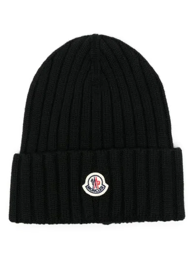 Moncler Logo Wool Beanie In Black