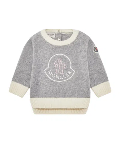 Moncler Enfant Logo-patch Crewneck Jumper In Gray