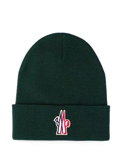Moncler Logo-patch Knitted Beanie Hat In Green