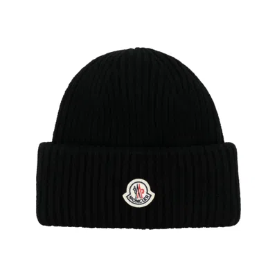 Moncler Logo-patch Ribbed Beanie In Black