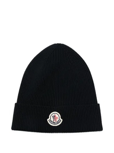 Moncler Logo-patch Ribbed-knit Beanie Hat In Blue
