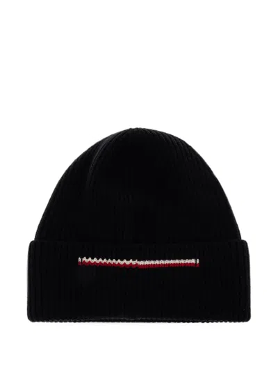 Moncler Logo-patch Ribbed-knit Beanie Hat In Black