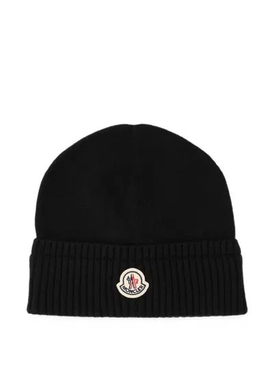 Moncler Logo-patch Ribbed-trim Beanie Hat In Black