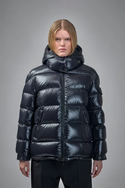 Moncler Maire Hooded Short Down Jacket In Black