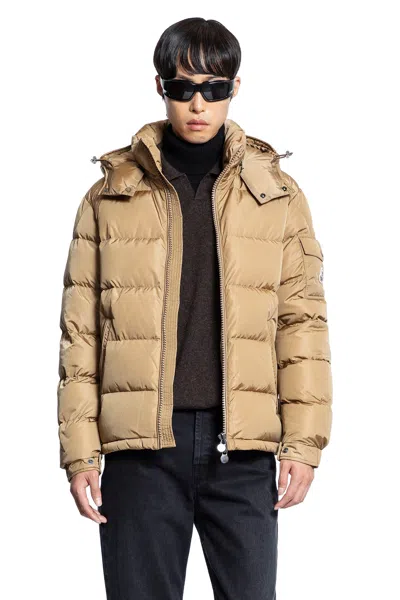 Moncler Maya Matte Short Down Jacket In Brown