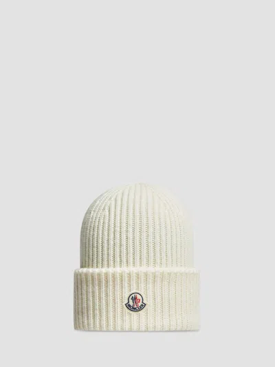 Moncler Men's Beanie Hat In Wool And Cashmere In White