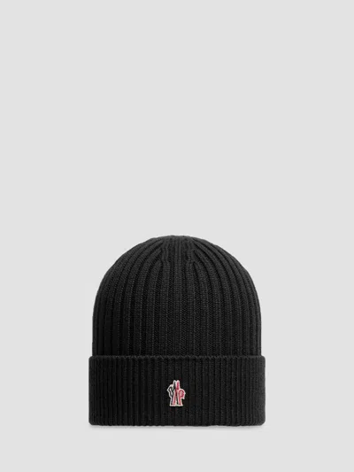 Moncler Men's Beanie Hat In Wool In Black