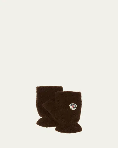 MONCLER MEN'S BOUCLE LOGO FINGLERLESS MITTENS