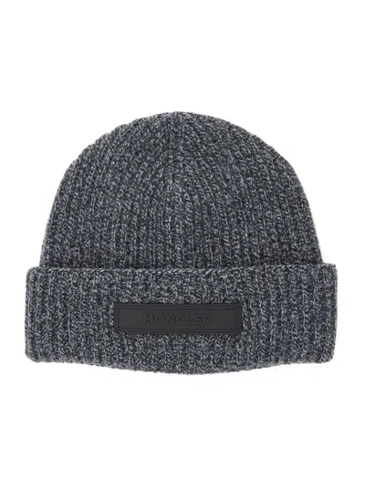 Moncler Men Hat In Gray