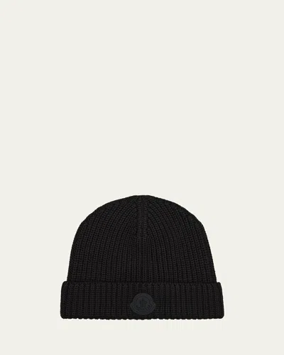 Moncler Men's Ribbed Logo Beanie In Black