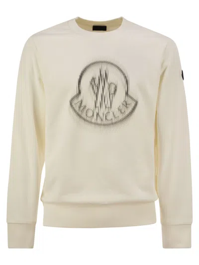 Moncler Men Sweatshirt With Shaded Logo In Cream