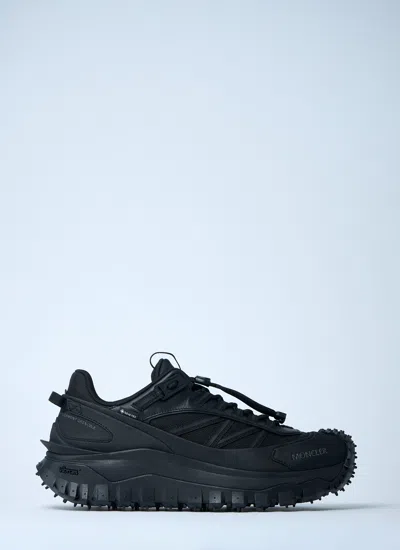 Moncler Men Trailgrip Gtx Sneakers In Black