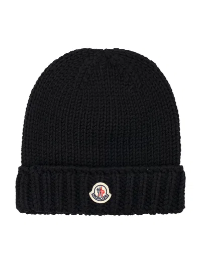 Moncler Mini Ribbed-knit Beanie With Tricolor Logo Patch In Nero