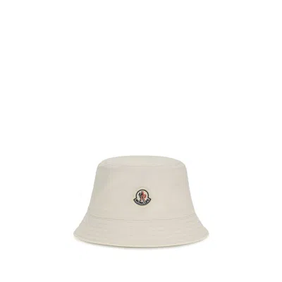 Moncler Mol10933b0002254a1kp02bb Bucket Hat In Gray