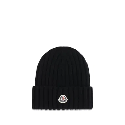 Moncler Mol20933b00036a9327999bb Ribbed Merino Wool Beanie In Black