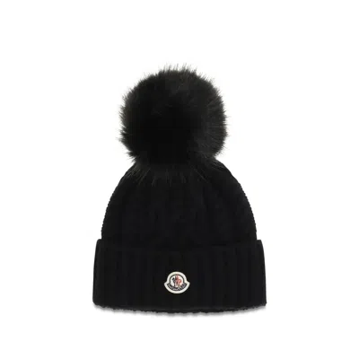 Moncler Mol20933b00041m4506999bb Beanie In Black