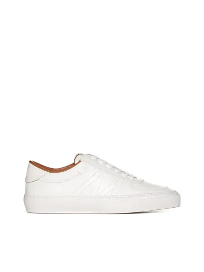 Moncler Monclub Sneakers In Bianco