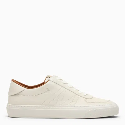 Moncler Men's Monclub Leather Low-top Sneakers In Cream