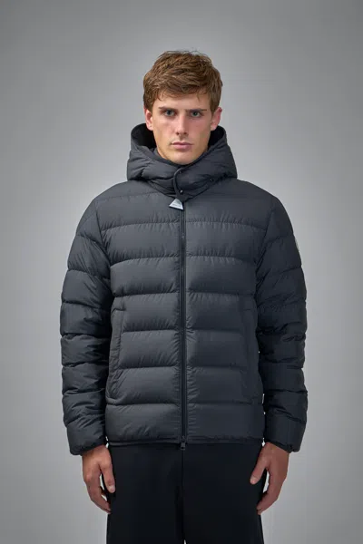Moncler Montbrocq Hooded Short Down Jacket In Black
