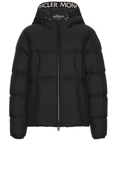 Moncler Montcla Jacket In Black/black