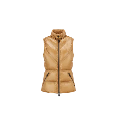 Moncler Moye Down Ski Vest In Beige