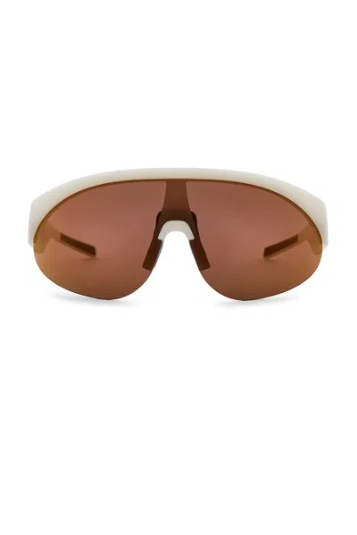 Moncler Myrr Oval Sunglasses In Green
